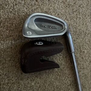 Spalding Top Flite RH 9 Iron Golf Club